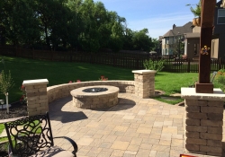 olathe-outdoor-environment-oatio-huston-contstruction