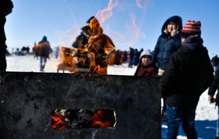 host a holiday dinner in your Olathe outdoor kitchen