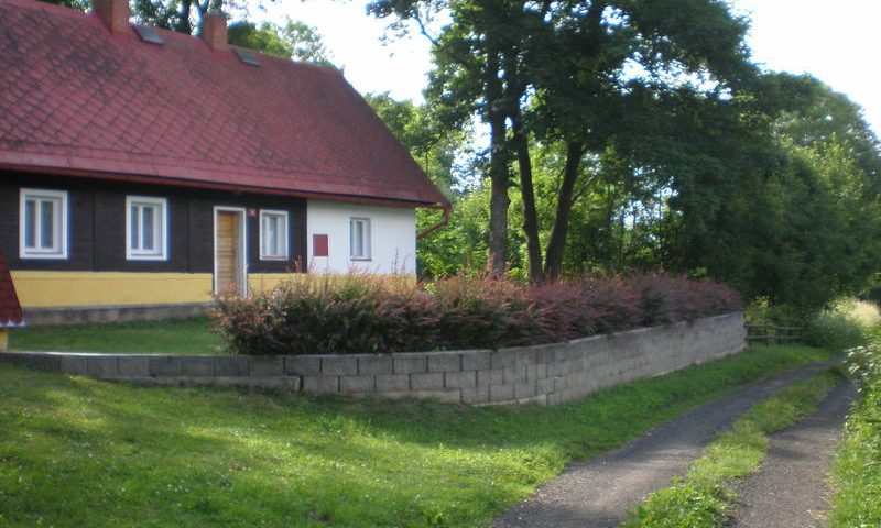 How Installing Retaining Walls Can Help Your Landscape and Prevent Spring Runoff